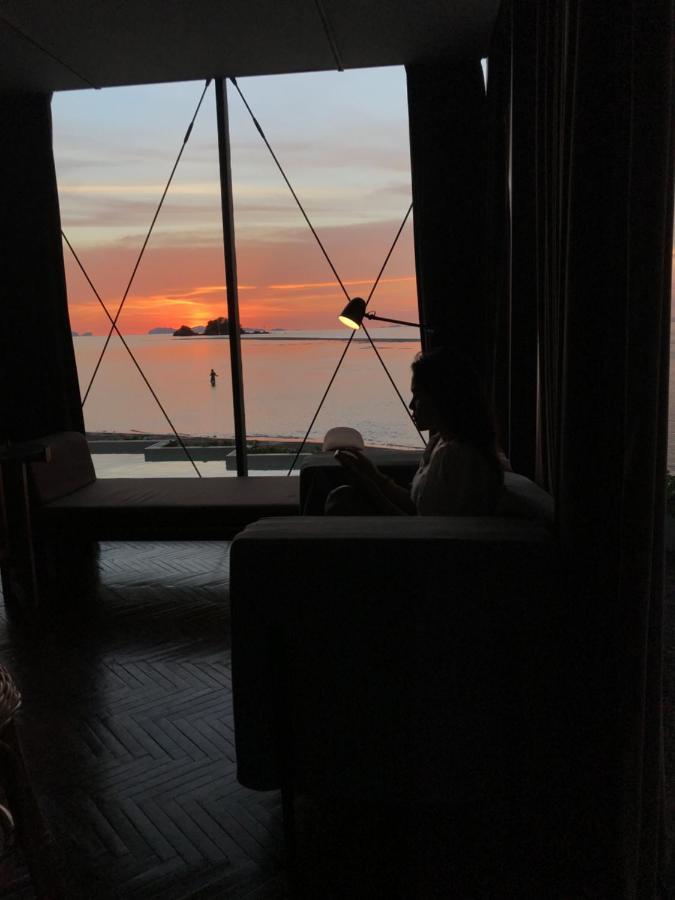 Deepspace Cabin On Quiet Beach Ko Lanta エクステリア 写真